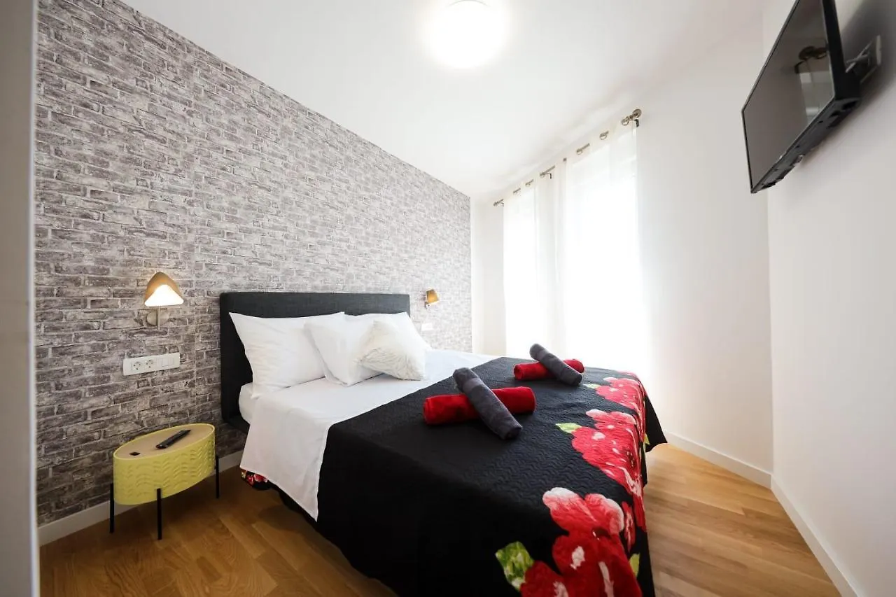 Ana Apartment Zadar 0*,